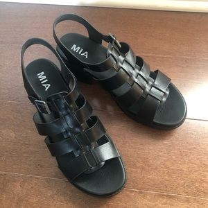 MIA Lula fisherman sandal size 8